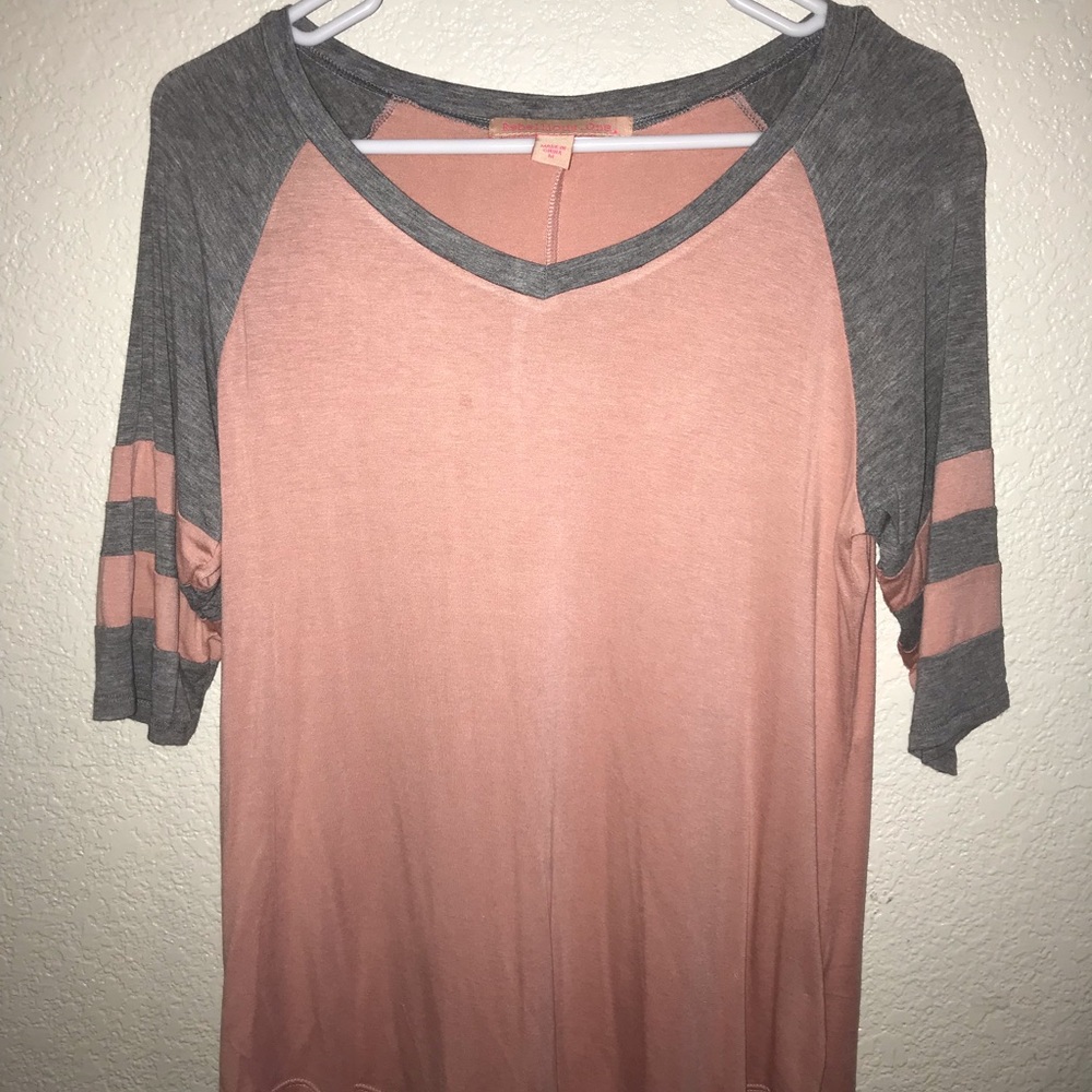 Quarter sleeve t shirt